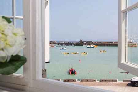  2 West Pier Flats   st Ives