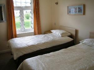 Twin Bedroom