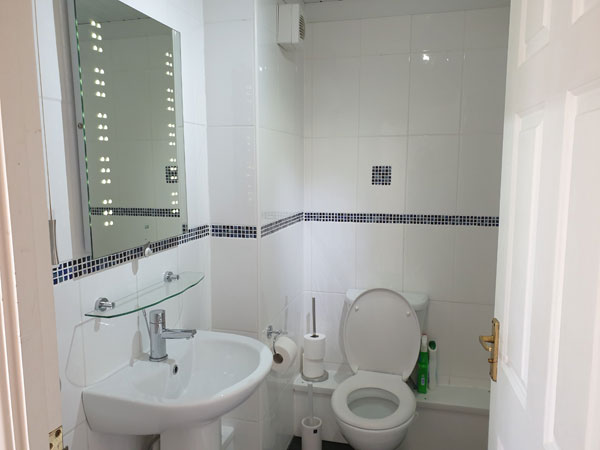 Bathroom at 3 Waters Edge holiday apartment, Fistral Beach, Newquay
