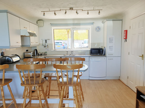 Fully equipped kitchen at 3 Waters Edge holiday apartment, Fistral Beach, Newquay