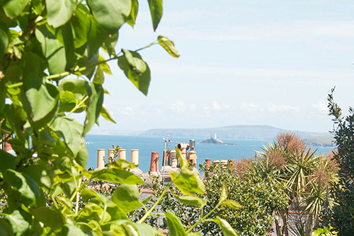 Annies by the sea garden overlooking the sea -Holidays St Ives Cornwall