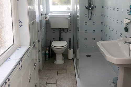  Annies by the Sea - Bathroom - Holidays St Ives Cornwall