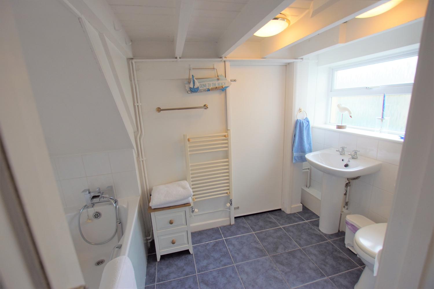 An-Treveth Apartment - bathroom