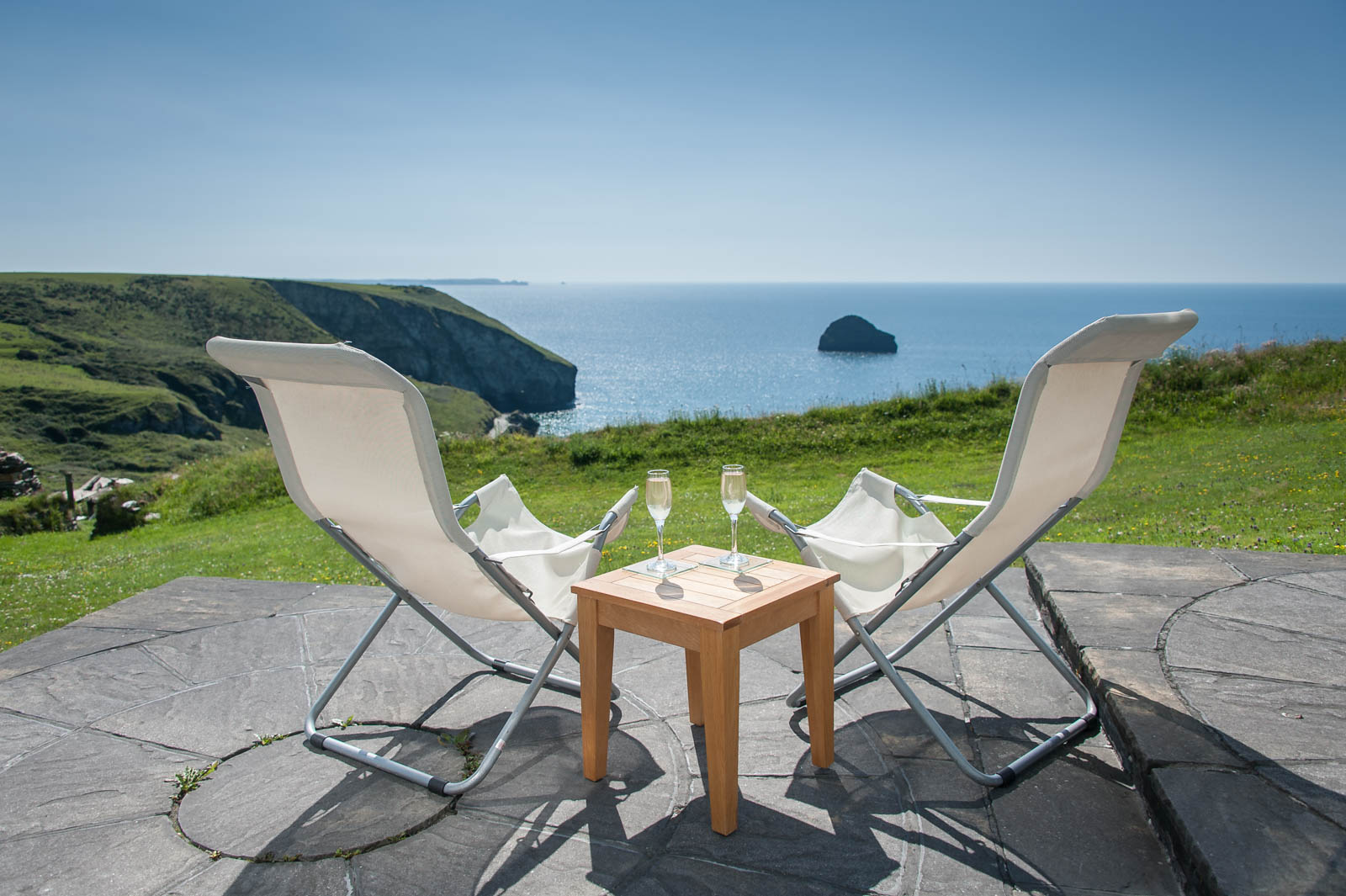 Tintagel Holiday Apartment -  Bluff Centre Self-catering Trebarwith Strand Tintagel