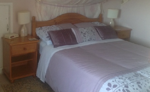 Double bedroom at Bre-Pen Farm, Mawgan Porth