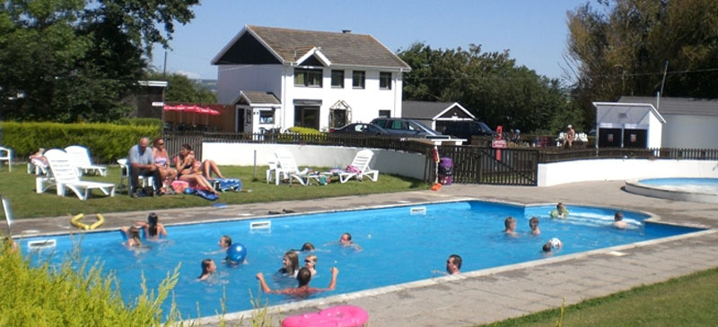 Heated Swimming pool - Budemeadows Cornwall