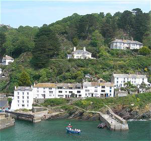 Sailing into Polperro