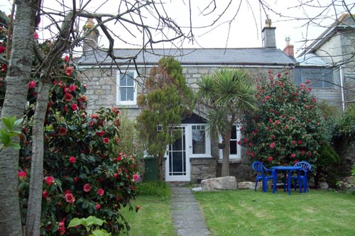 Casple Cottage and front garden