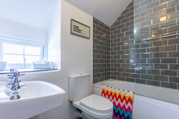   Holiday Cottage bathroom -Holidays near Bude