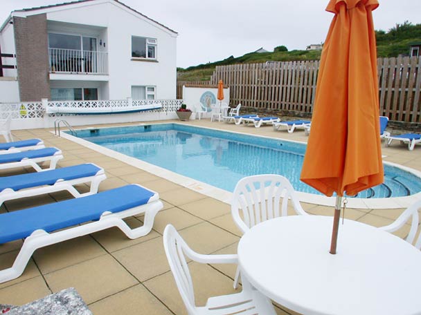 Self catering in Mawgan Porth