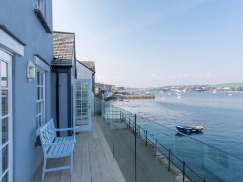 Falmouth Holiday Homes, Holiday Cottages located around the stunning and unspoilt Fal 
          River