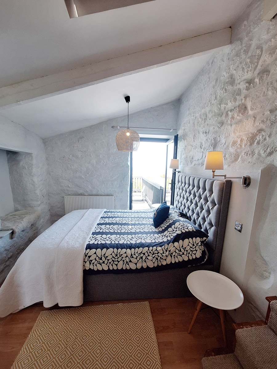 Bedroom Two Field House Bed and Breakfast Holiday Accommodation - Trewellard, Pendeen
