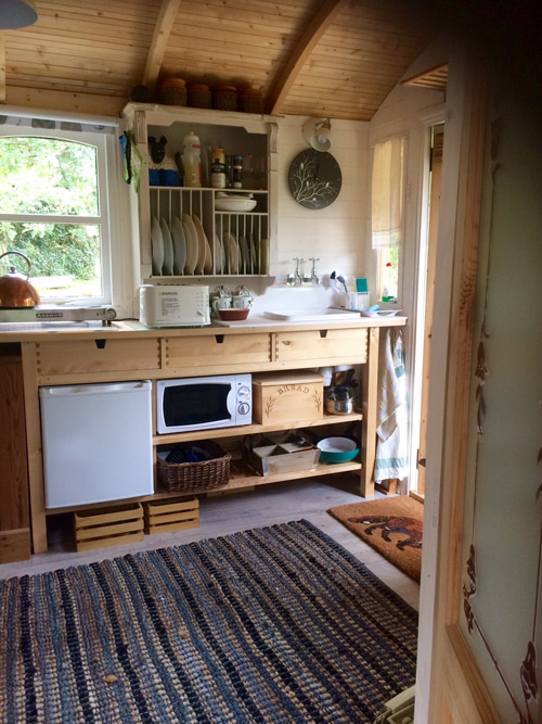 Foxy Shepherd Hut - Holidays in Cornwall