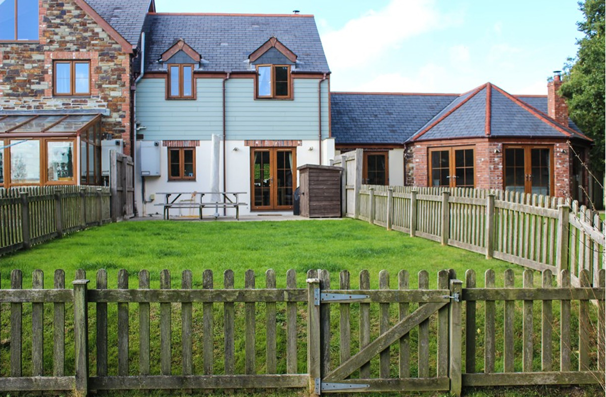 Gardenia Cottage near Rock - rear enclosed garden