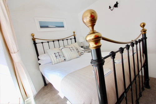 Ginentonic Holiday Cottage in St Keverne - Lizard Peninsula -Lounge 