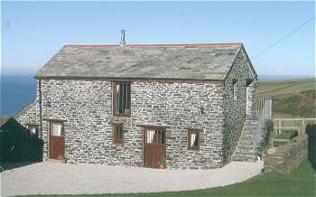 . Grade II listed detached barn offers spectacular views of the Heritage Coast and the historic village of Boscastle. Sleeps 6. Tastefully furnished to a very high standard. Ideally located for exploring Cornwall.
