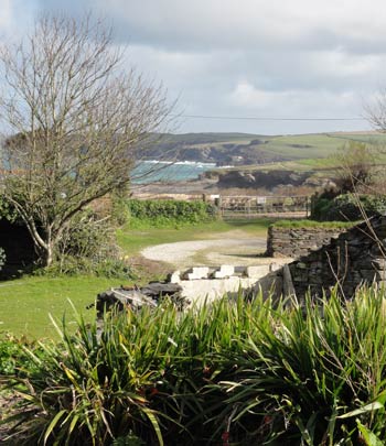 Self Catering Holiday Accommodation Harlyn Bay Cornwall