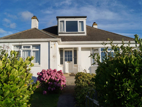 Hill Rise Near Padstow sleeps 6 with Sea Views