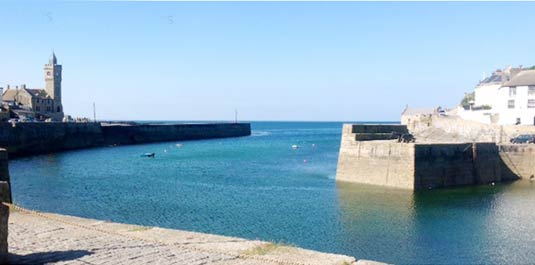 Porthleven Harbour entrance