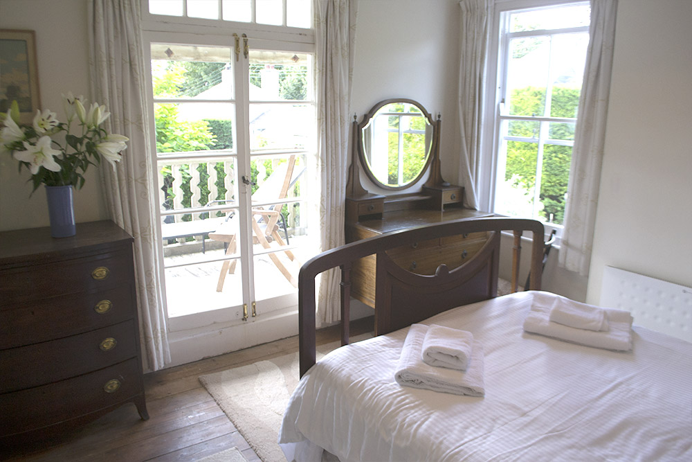 Bedroom two - Double  bedroom with sea view, balcony a