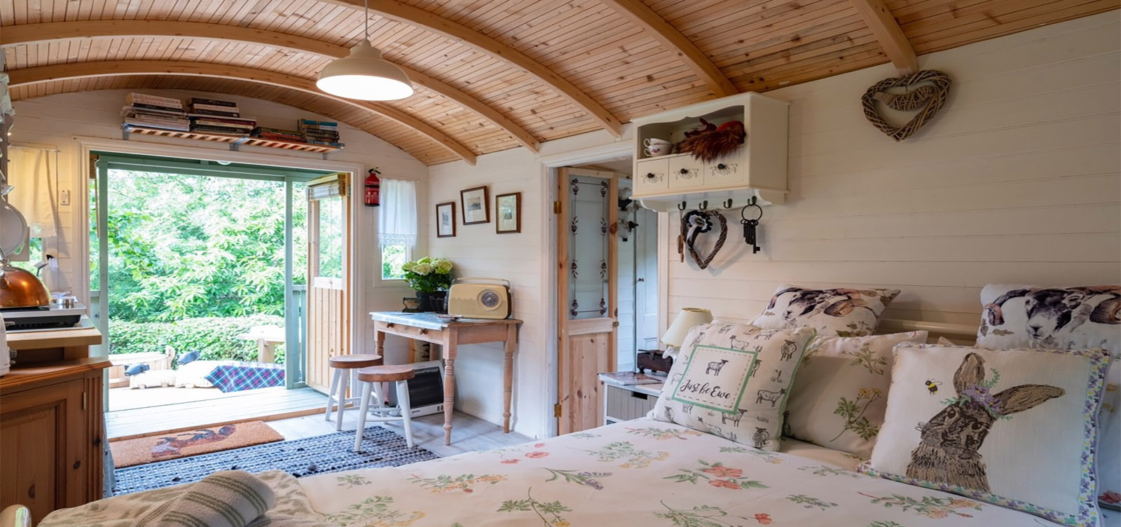 the Bedroom at Foxys Shepherd's Hut Glamping Self-catering between St Ives and Penzance