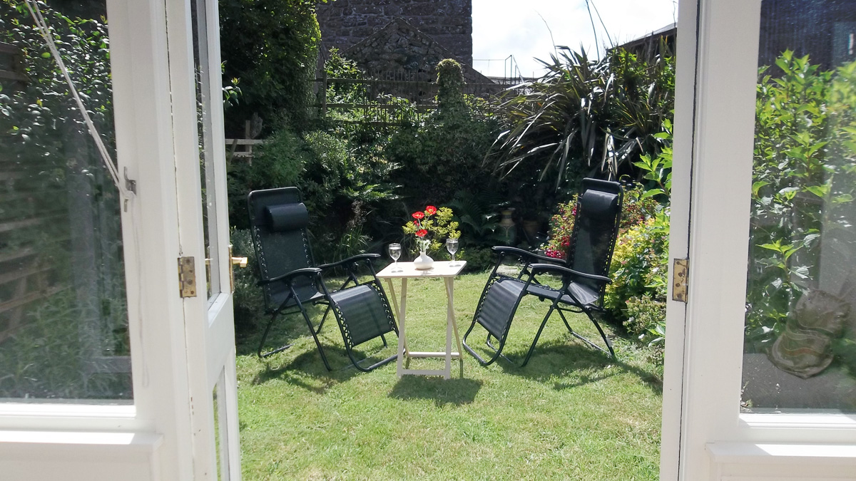 Relax in the sun at Little Gurnards Holiday Cottage at Zennor