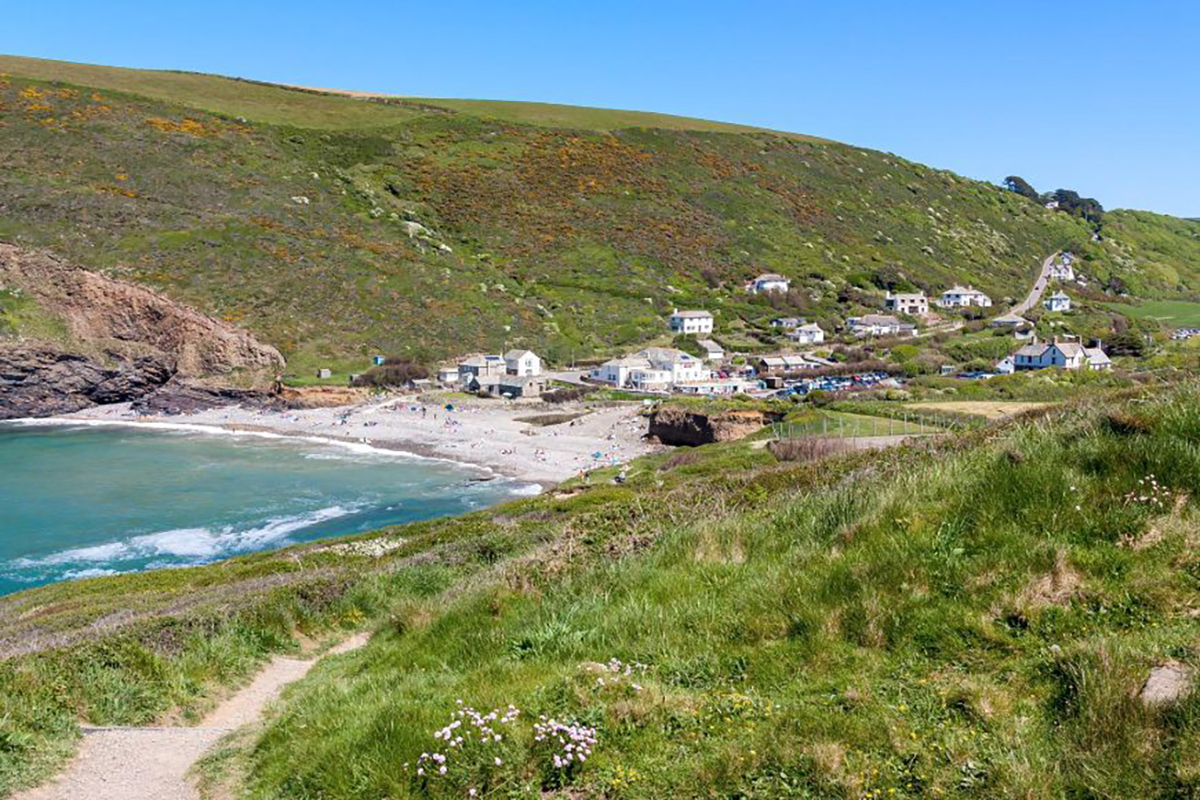 Crackington Haven Beach