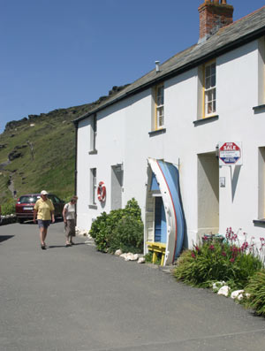 Cottages on the coastal path in Boscatle