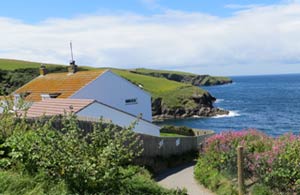 Clifftops at 1 Overcliff     Port Isaac     Self Catering 