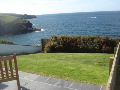 Port Isaac Holiday Cottage with Sea views overcliff