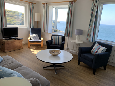Overcliff Holiday Cottage with Sea views over Port Isaac harbour