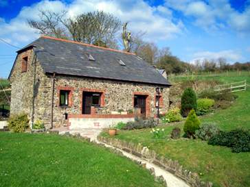 Enjoy the peace and tranquillity of Penvith Cottages, set in acres of glorious unspoilt countryside with stunning views across open fields and valleys and within easy walking distance of the South West Coast Path.