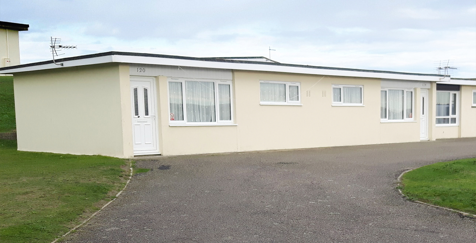 Perran Sands Holiday Chalets - Holidays in Perranporth 