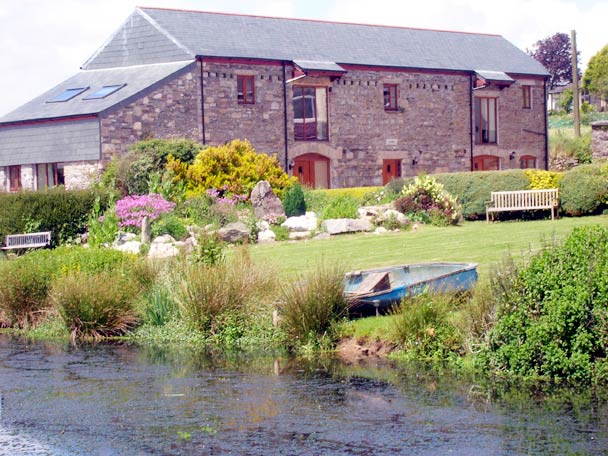 Traditional Cornish Farmhouse bed & breakfast with two fishing lakes stocked with Rainbow Trout and Carp.  An ideal location for touring, golf, walking, cycling.  Open all year, short breaks available