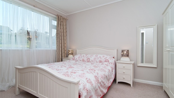 Hoblyns Cove Holiday Bungalow - Main bedroom Self Catering Accommodation Holywell Bay