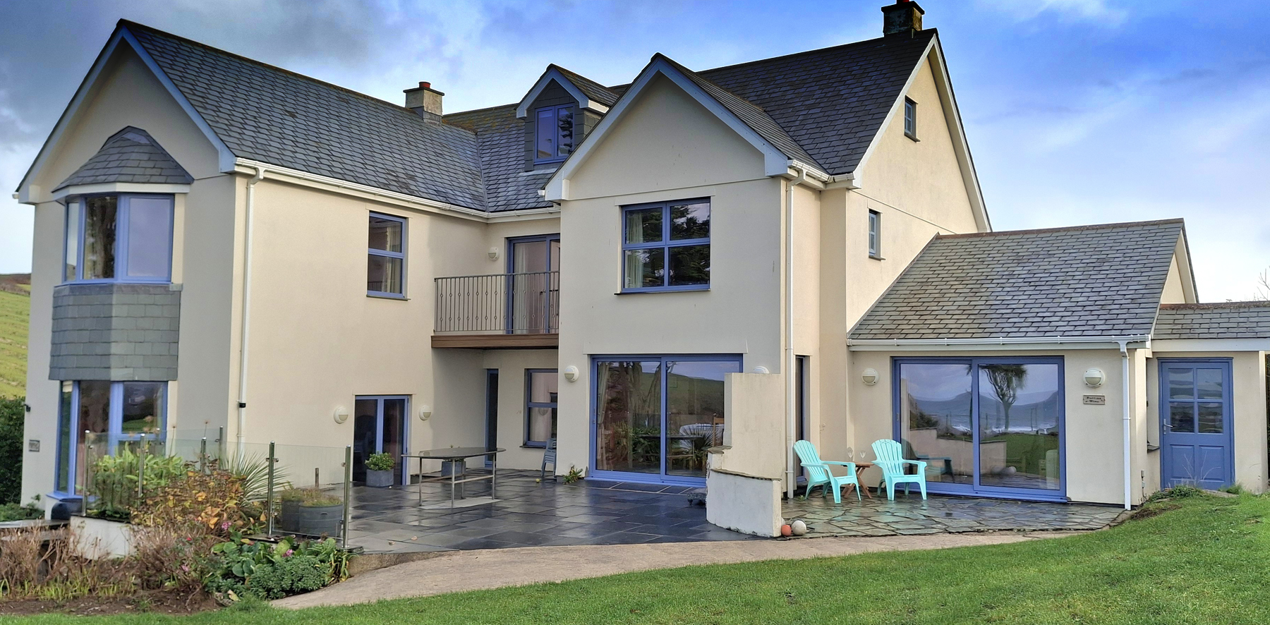  Puffins Wing Bedroom Self Catering  in Trevone Cornwall