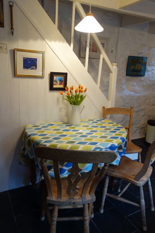 Quay Cottage Mousehole harbour with sea views - sleeps 4