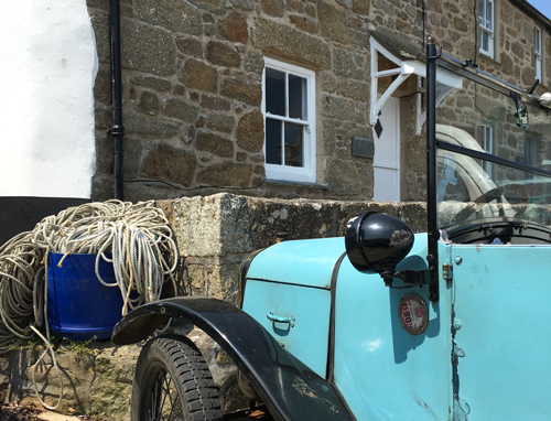 Quay Cottage on Mousehole harbour- sleeps 4