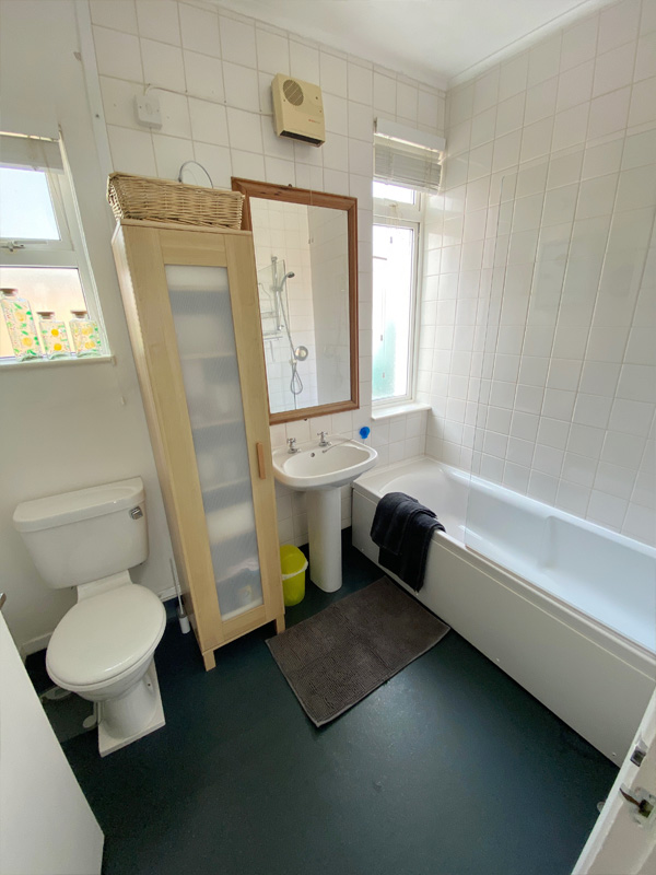 Bathroom at Seaweed Holiday Cottage