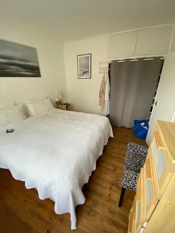 main bedroom at Seaweed Holiday Cottage New Polzeath