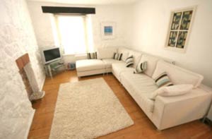 Self catering holiday Cottage in St Ives - Seredipity  Cottage Lounge 