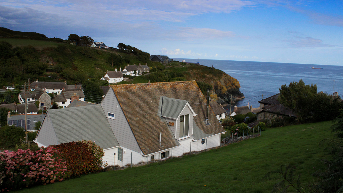 Cadgwith Spinnaker Holiday Cottage With Sea Views Spinnaker