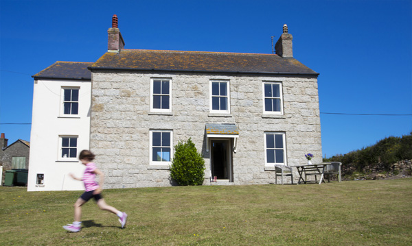 Holidays in West Cornwall at Higher Roskestal Farmhouse, Porthgwarra 