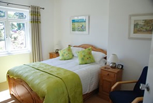 Self catering Holiday Cottage in Penberth Valley, Treen - St Cyrs