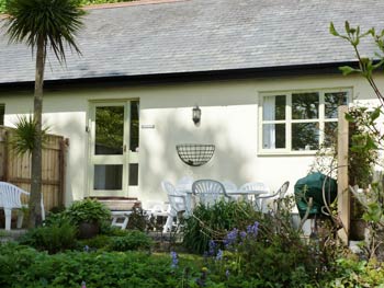 Self-catering near bude - Trenglos sleeps 2 to 5 people