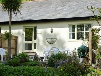 Self-catering near bude - Trenglos sleeps 2 to 5 people