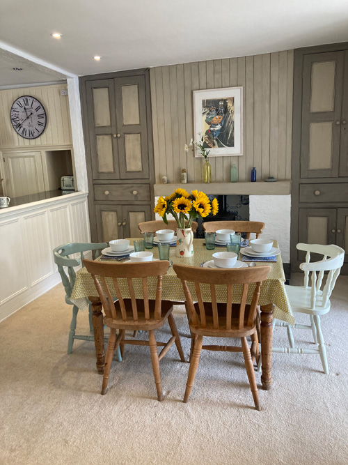 Holidays in Polperro - Teak Cottage  dining room  