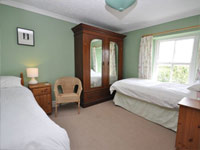 twin bedroom