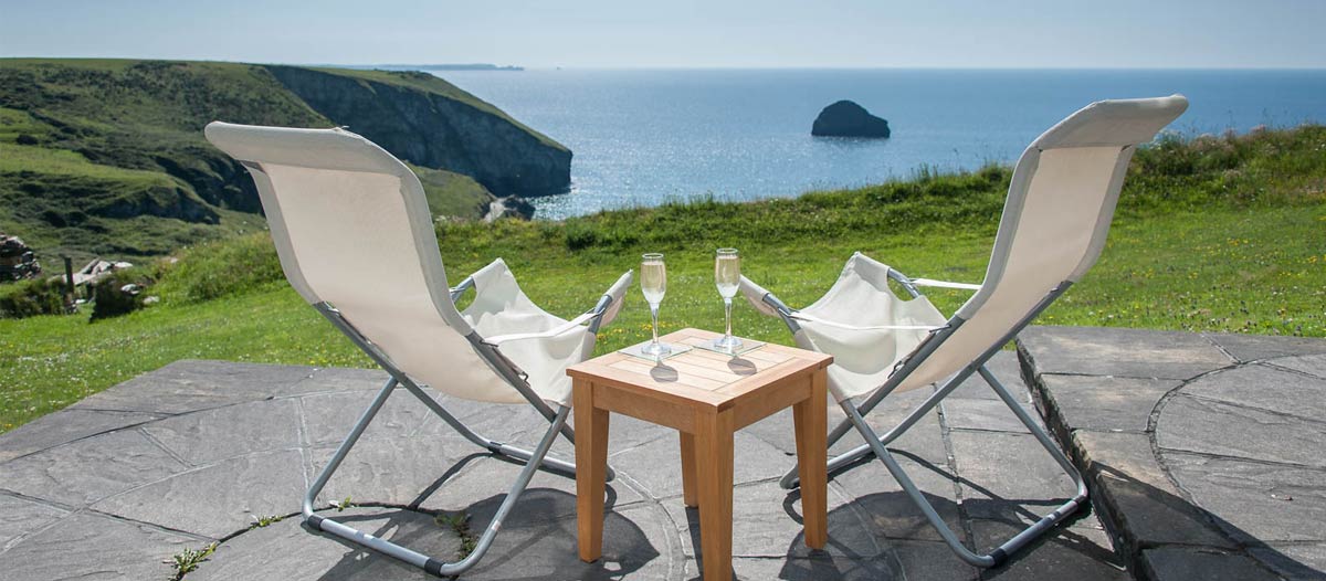 Tintagel Holiday Apartment - The Bluff  Trebarwith Strand Tintagel