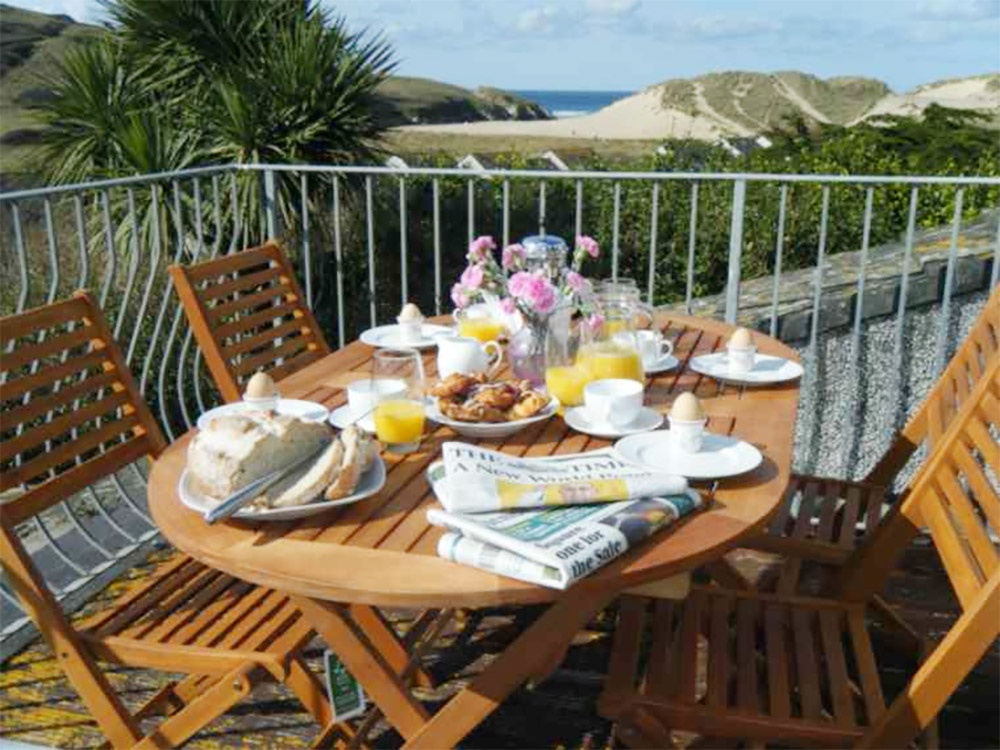 *The Holiday Villa Holywell Bay